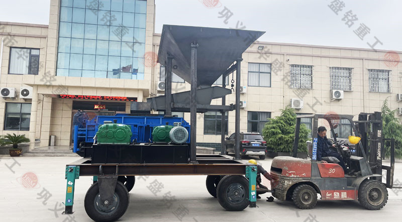 1012移動對輥破碎機時產量多少噸？價格多少錢一臺